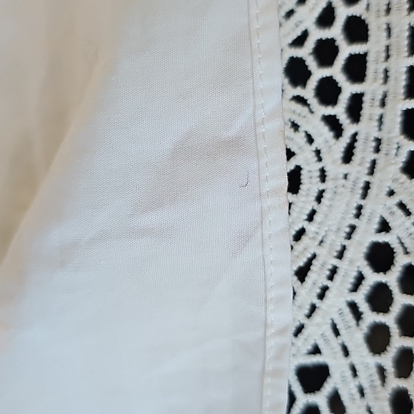 Ralph Lauren White Sheath Lace. Dress with Bateau Neckline. Excelent Condion. 10 - Picture 10 of 13